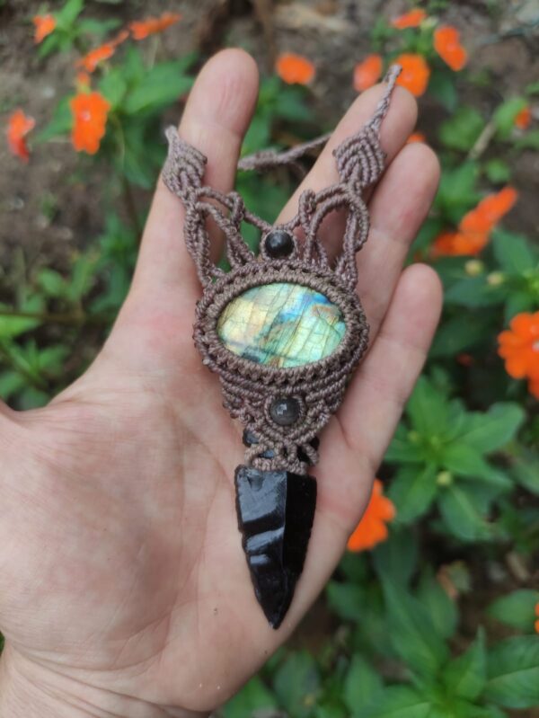 Collar con labradorita y obsidiana