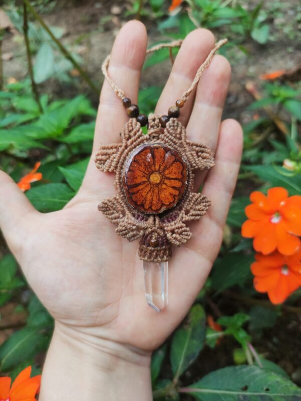 Amuleto con dige de ayahuasca
