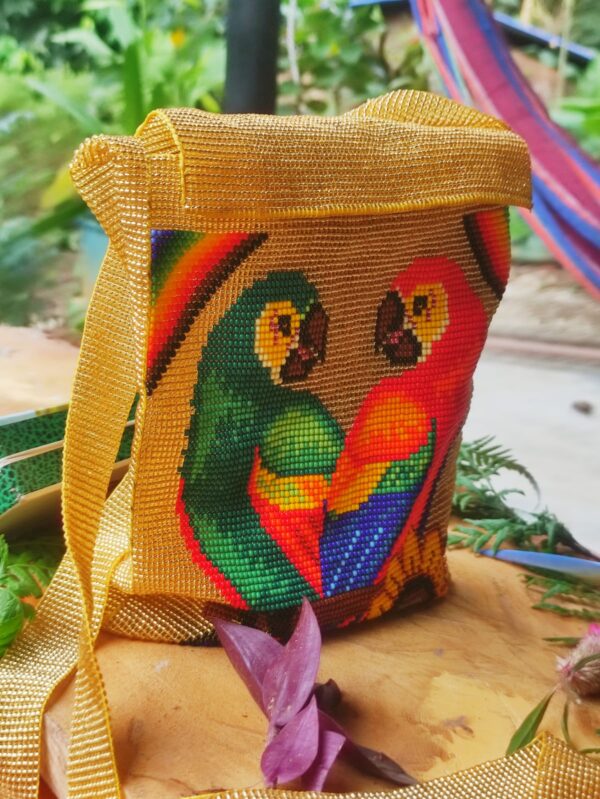 Bolso tejido en chaquira - Image 2