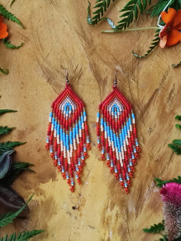 Aretes medianos en chaquira - Image 8