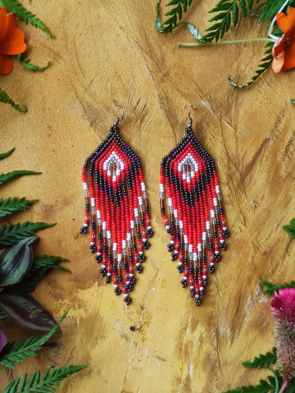 Aretes medianos en chaquira - Image 7