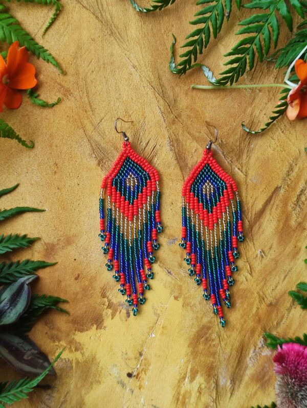 Aretes medianos en chaquira - Image 5