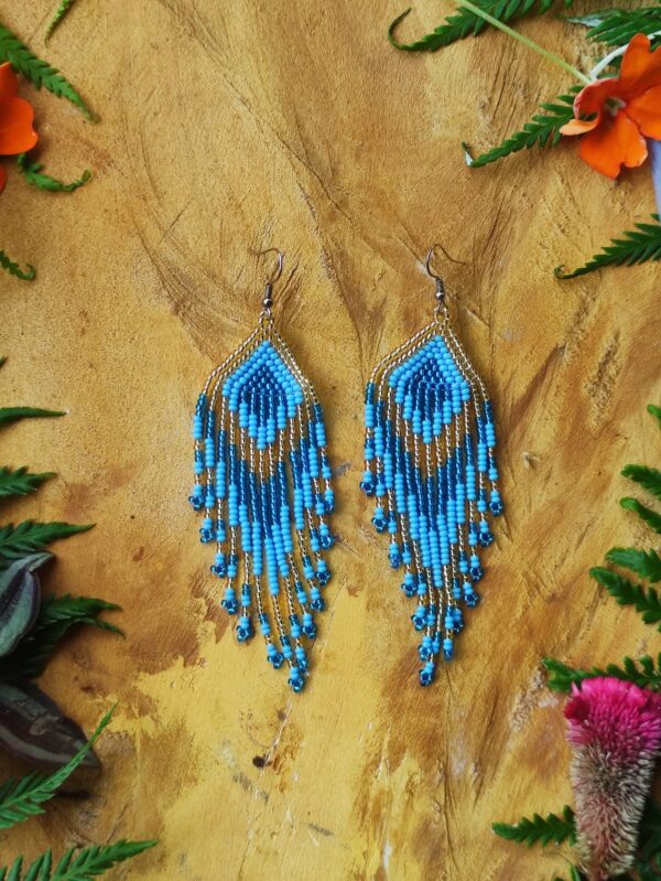 Aretes medianos en chaquira - Image 3