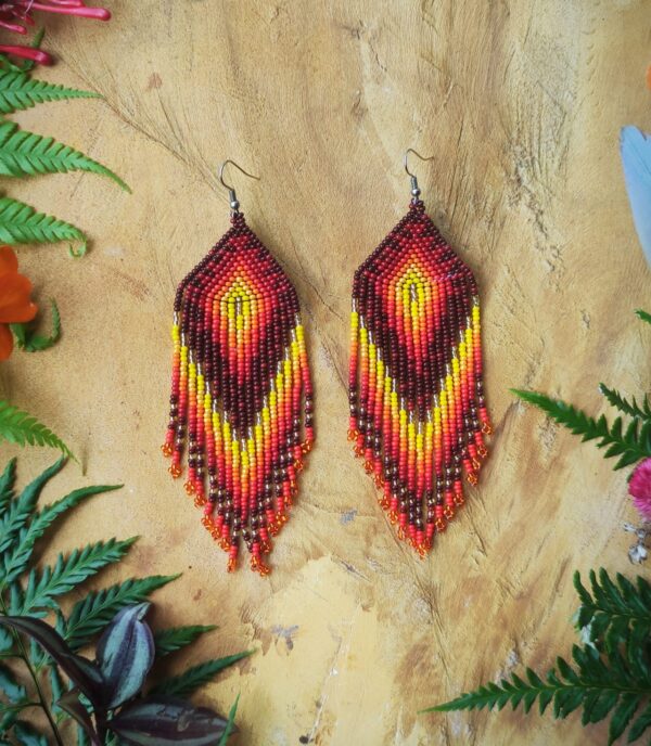 Aretes grandes en chaquira - Image 9